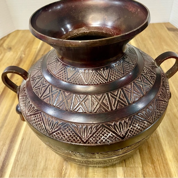 Heavy Brass/Metal Etched Vase or Pot Handles Dangling Weights 7” Tall India - Picture 3 of 10